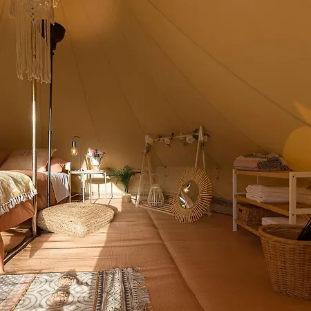 Glamping La Mimosa Conil مكان تخييم