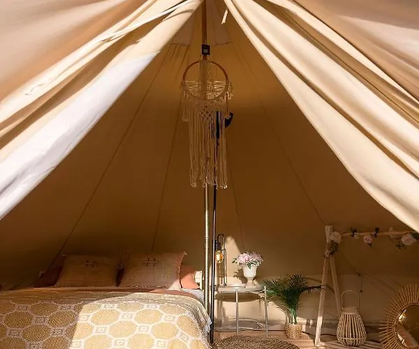 Glamping La Mimosa Conil مكان تخييم *